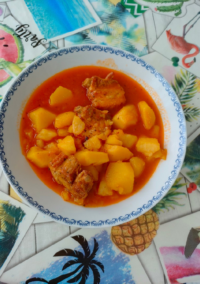 Una foto de Costillas con patatas guisadas