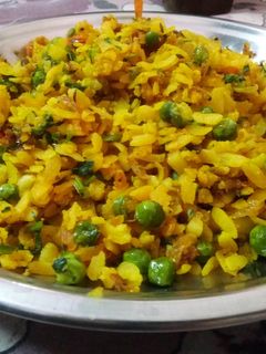 पोहा (Poha recipe in hindi) रेसिपी मुख्य फोटो