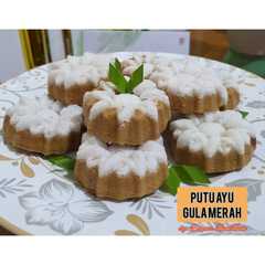 รูปของ Putu Ayu Gula Merah