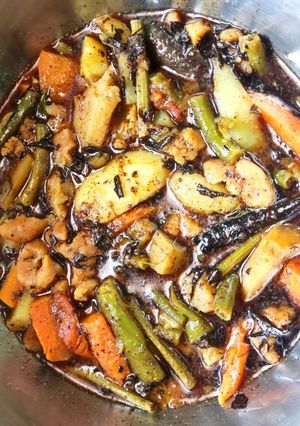 নিম শুক্তো (Neem Shukto recipe in bengali) রেসিপির প্রধান ছবি