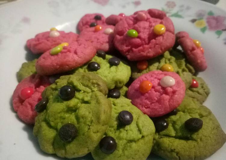Matcha & Strawberry Cookies