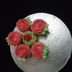 Vanilla cupcakes boquet A picture of Vanilla cupcakes boquet.