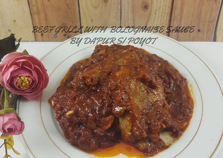 Beef grill with bolognaise sauce