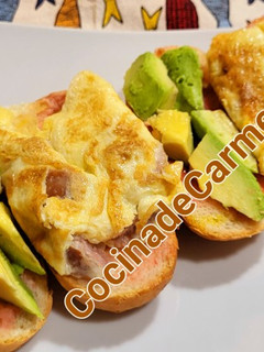 Foto principal de Tortilla rellena de butifarra y queso