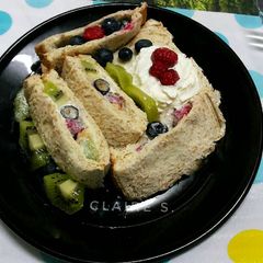 A picture of Mixed Fruit Whipped Cream Pocket Sandwich.