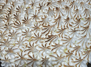 Una foto de Pie de limón con merengue suizo
