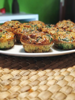Una foto de Muffins de setas, gambas y espinacas