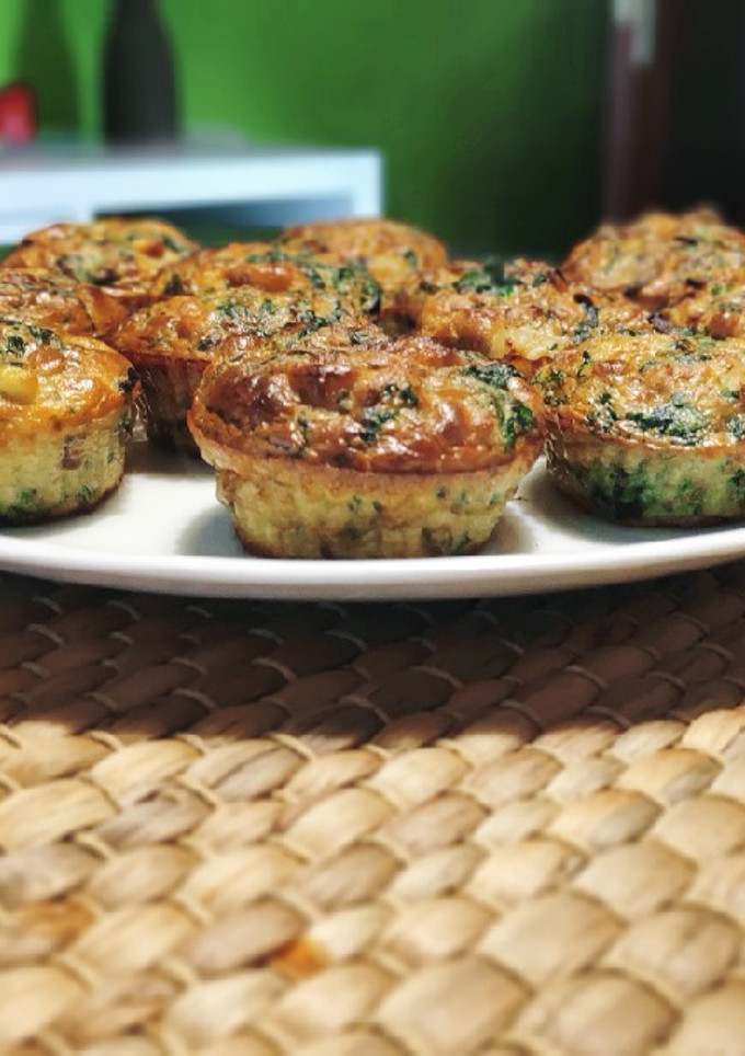 Una foto de Muffins de setas, gambas y espinacas