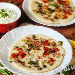 A picture of Masala uttapam.