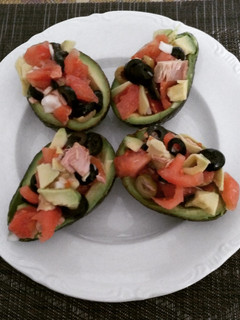 Una foto de Aguacates rellenos