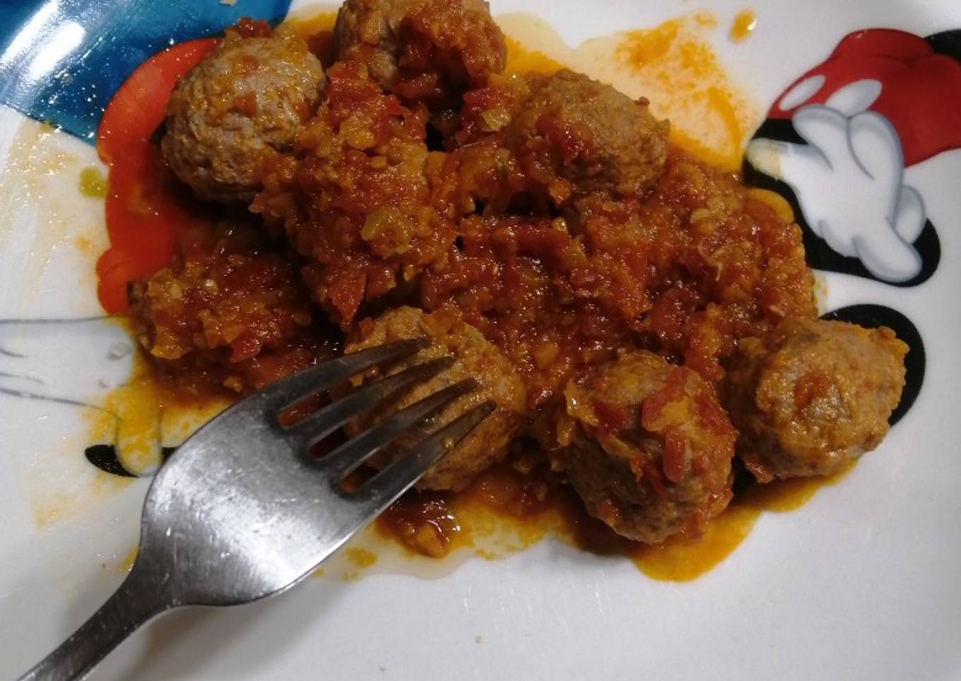 Albóndigas con salsa y vino dulce