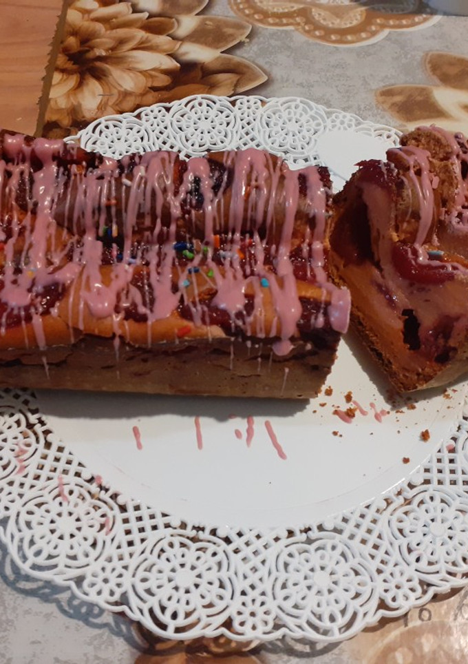 Una foto de Budín de Yogurt con Frutilla Saludable🍓🥧🙈