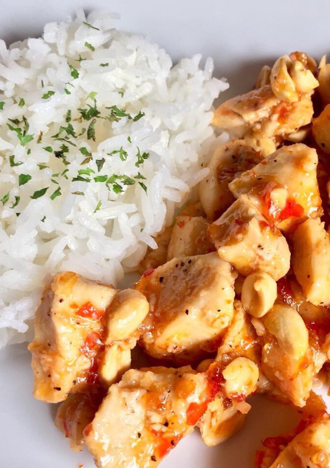 Una foto de Pollo con hongos a la Mexicana
