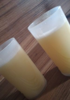 A picture of Pineapple and ginger juice.