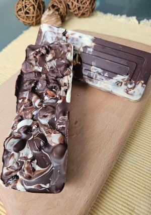 Una foto de Tableta de chocolate con frutos secos