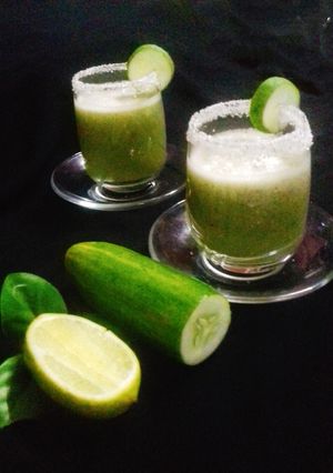 A picture of Diet Cucumber Drink.