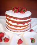 Torta desnuda de frutillas con crema