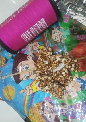 માંડવી ની ચીકી ( Mandvi Chiki Recipe In Gujarati રેસીપી મુખ્ય ફોટો