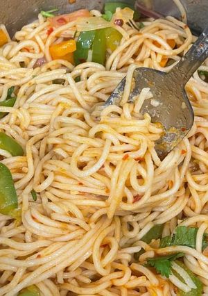 चाऊमिन (chowmein recipe in Hindi) रेसिपी मुख्य फोटो