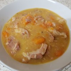 A picture of My lovely thick Pea & Ham Soup. 😘.