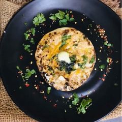 A picture of Chur chur Naan.