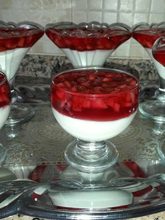 Una foto de Postre de fresas delicioso