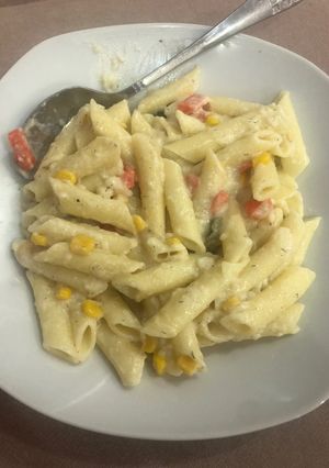 صورة لوصفة معكرونه بالصوص الابيض والخضار (سهلة وسريعة)