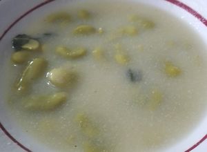 Una foto de Habas verde con masa