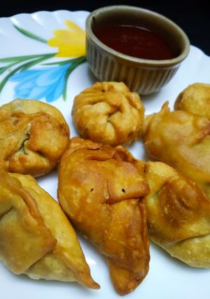 ফ্রায়েড মোমো (fried momo recipe in Bengali) রেসিপির প্রধান ছবি