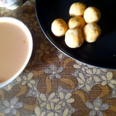 A picture of Surti makhaniya biscuit.
