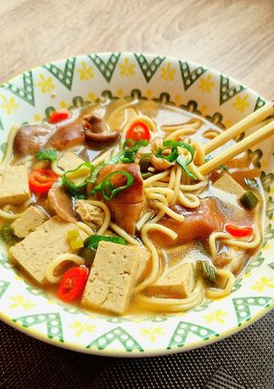 A picture of Spicy and Savoury Noodles (Vegan).