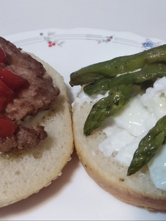 Una foto de Hamburguesa con lo que hay