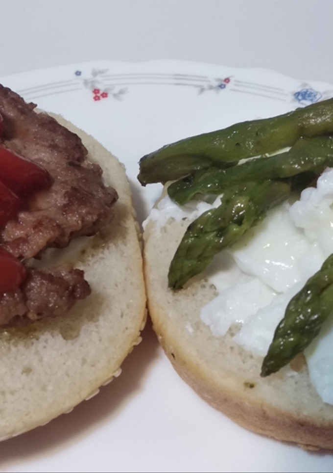 Una foto de Hamburguesa con lo que hay