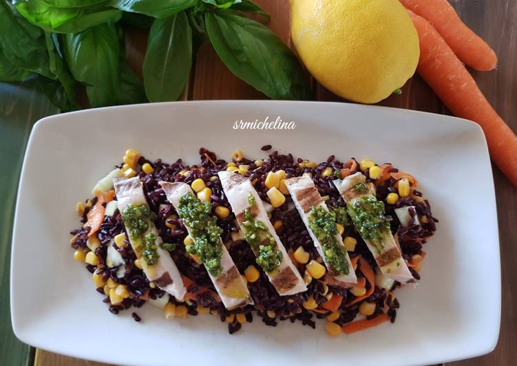 Insalata di riso venere integrale 🥢con petto di pollo🐓🐓🐓