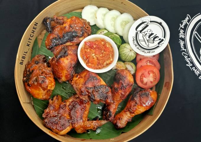 Ayam bakar bumbu rujak & sambal korek