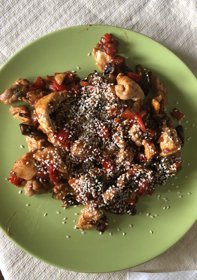 Una foto de Pollo con verduras agridulce