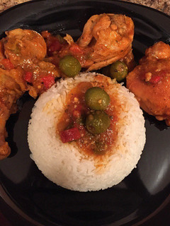 Una foto de Pollo guisado al estilo Dominicano