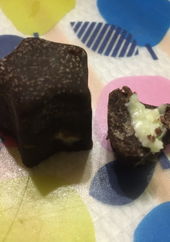 Una foto de Bombones de Chocolate con relleno de queso crema Grez