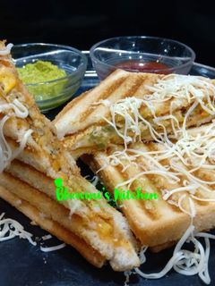 ગ્રીલ ચીઝ સેન્ડવીચ (Grill Cheese Sandwich Recipe In Gujarati) રેસીપી મુખ્ય ફોટો