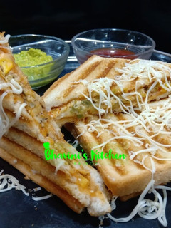 ગ્રીલ ચીઝ સેન્ડવીચ (Grill Cheese Sandwich Recipe In Gujarati) રેસીપી મુખ્ય ફોટો
