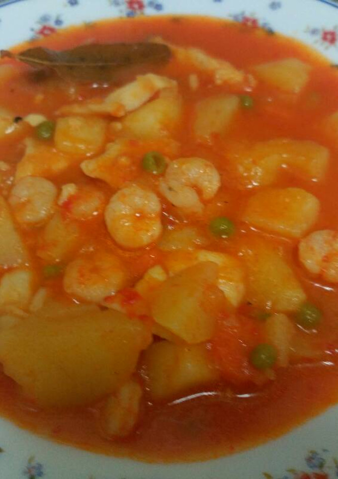 Una foto de Guiso de patatas Marinero, Thermomix