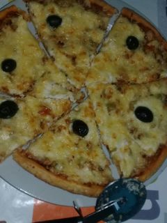 صورة لوصفة بيتزا هشيش وبنيين بالزعيطرا 😋😋😋😋🍕🍕🍕🍕