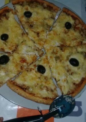 صورة لوصفة بيتزا هشيش وبنيين بالزعيطرا 😋😋😋😋🍕🍕🍕🍕