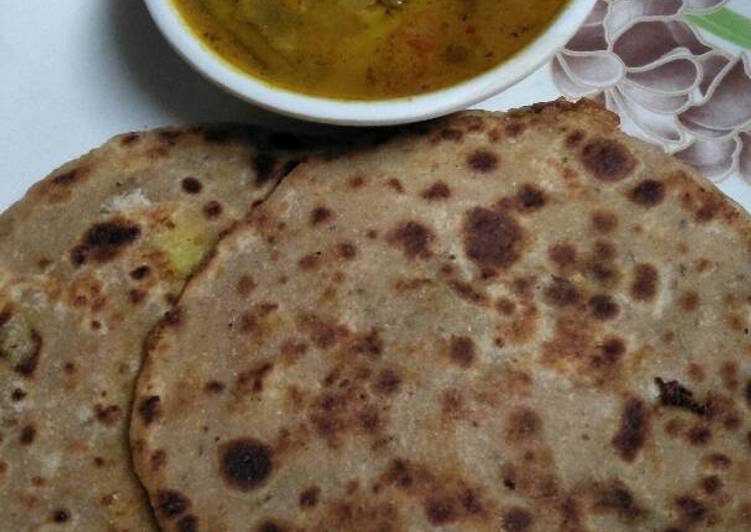 Recipe of Perfect Aaloo gajar stuff paratha with mix veg. tari