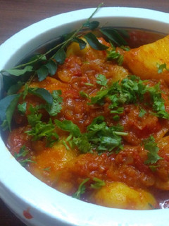 લસણીયા બટાકા(lasaniya bataka recipe in gujarati) રેસીપી મુખ્ય ફોટો