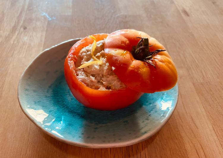 Pomodori ripieni con tonno e capperi