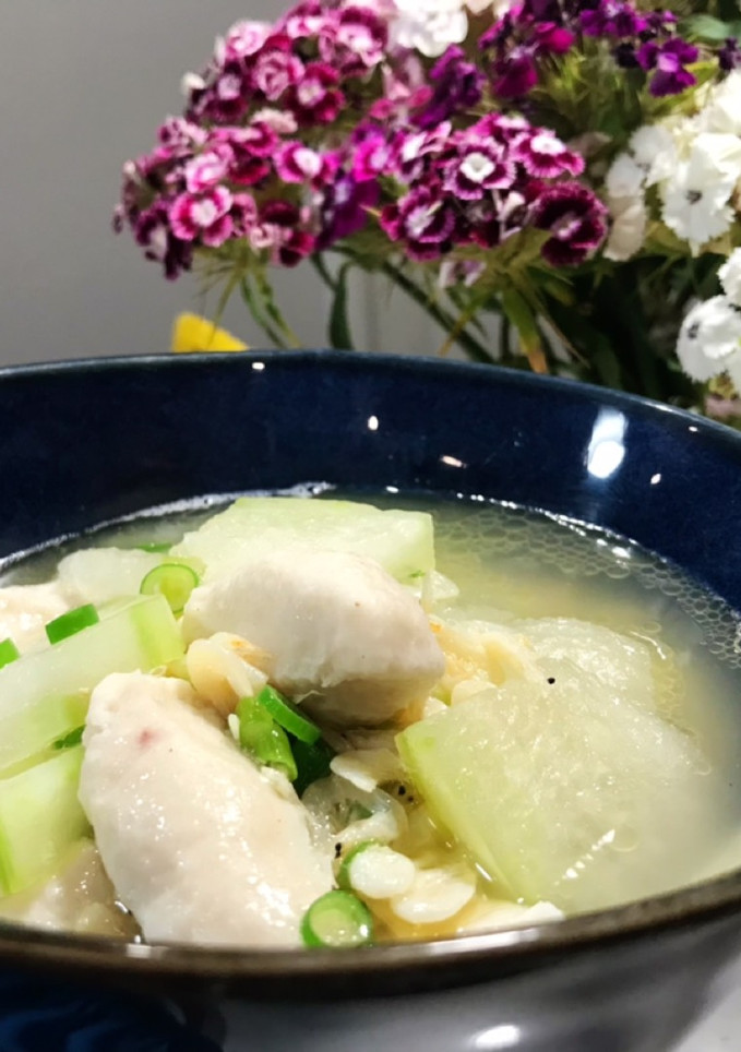 简单好喝的·鱿鱼羹丸冬瓜汤 的食譜成品照片