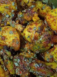 आलू परवल गोभी की सूखी सब्जी (aloo parwal gobi ki sukhi sabzi recipe in Hindi) रेसिपी मुख्य फोटो