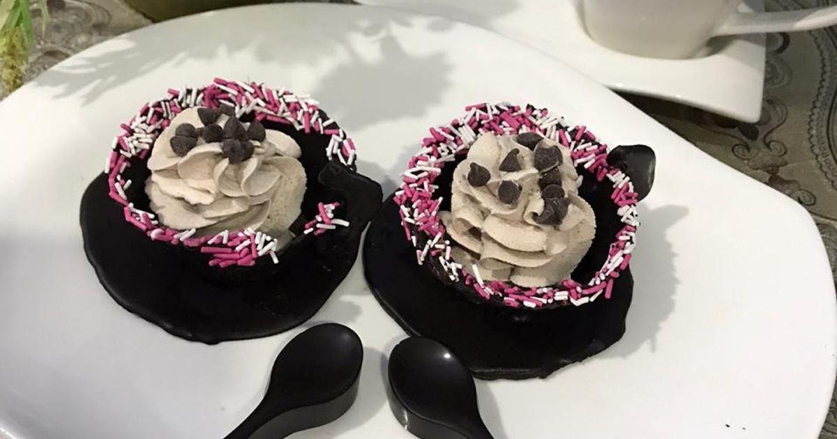 Chocolate Cups And Spoons With Chocolate Flavor Cream & Coffee Recipe ...