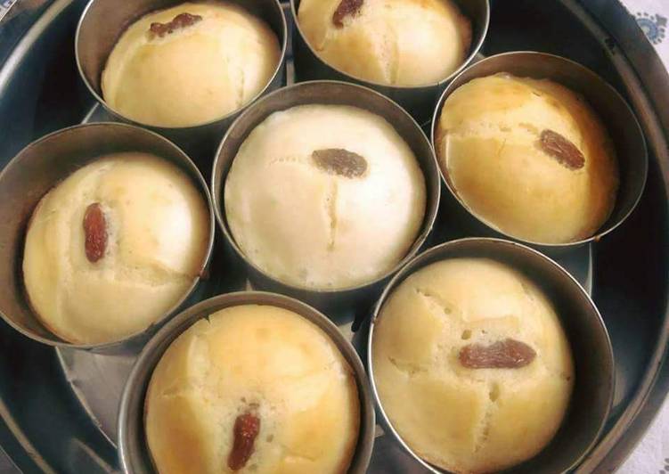 Simple Way to Make Quick Cupcakes in Tadka dabba
